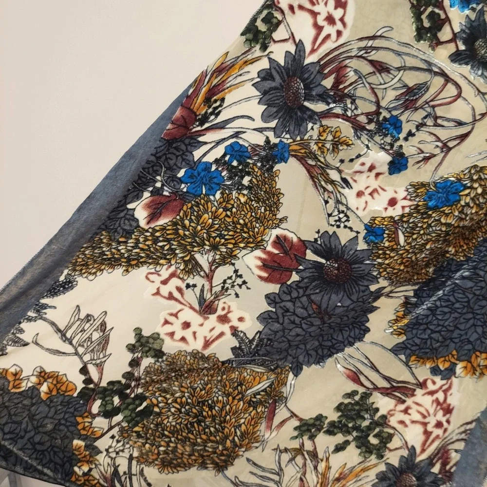 N/A lightweight floral